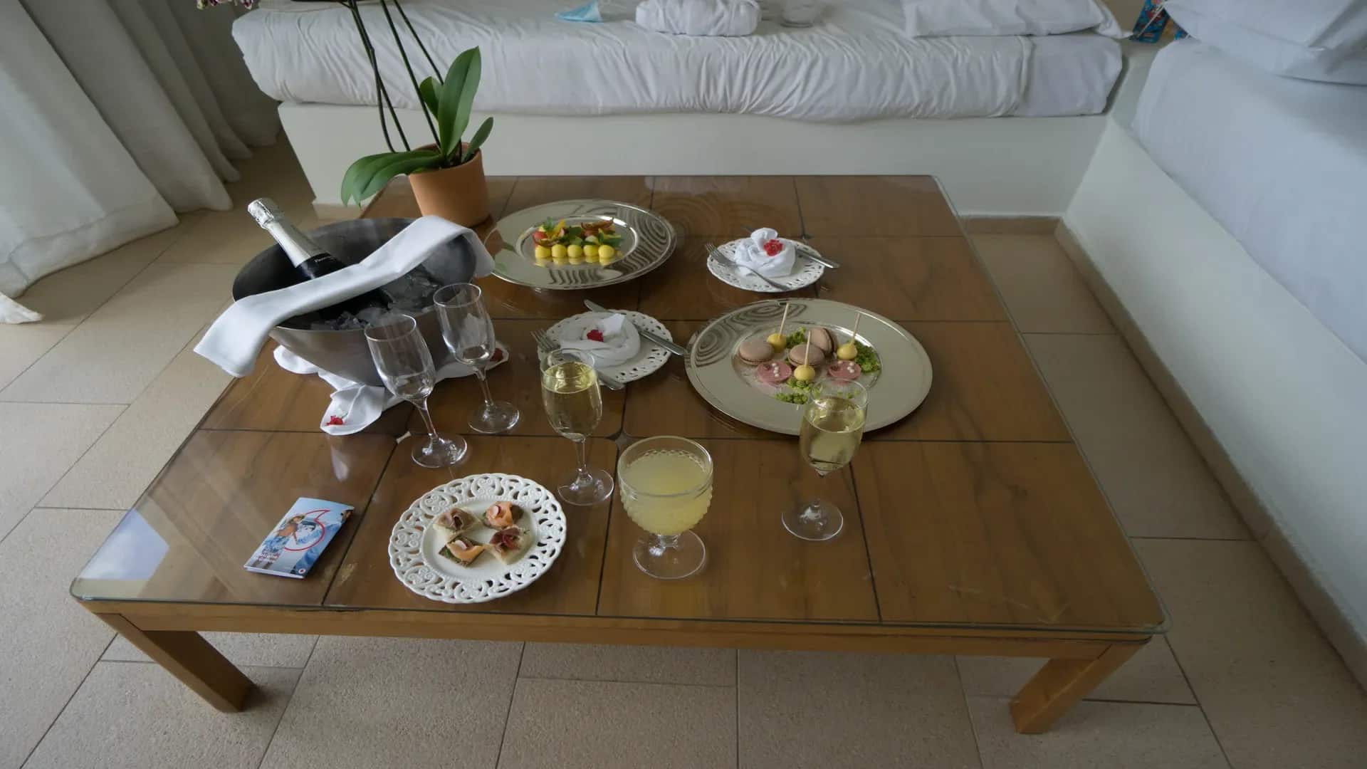 Breakfast at House of Europe — photograph 1