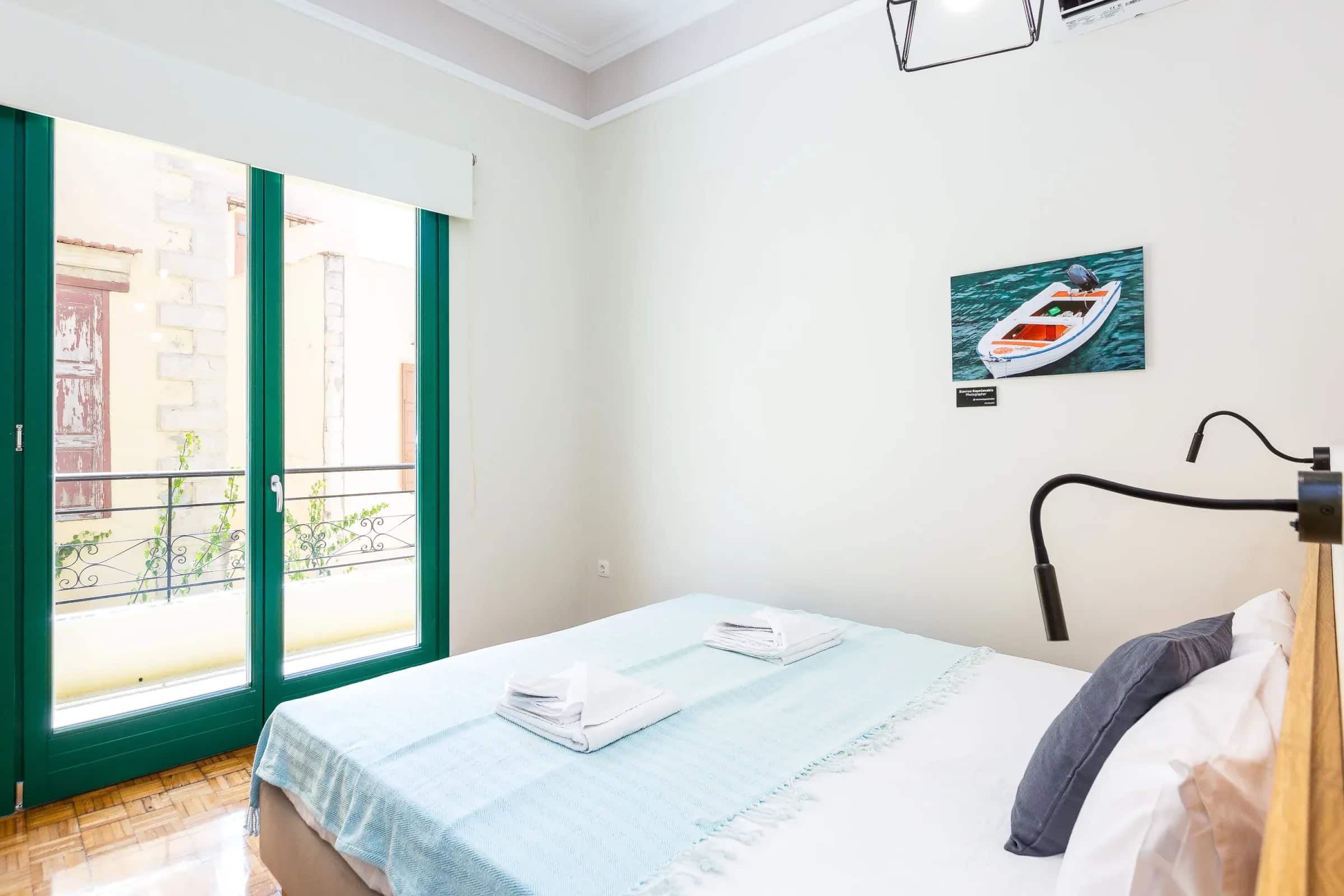 Superior Room With Balcony - Phos at Ink Hotels — photograph 2