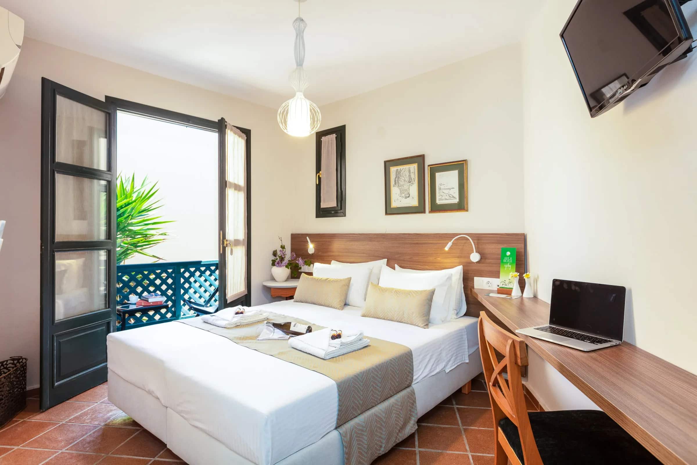 Ink Hotels, Rethymno — the houses and the old town
