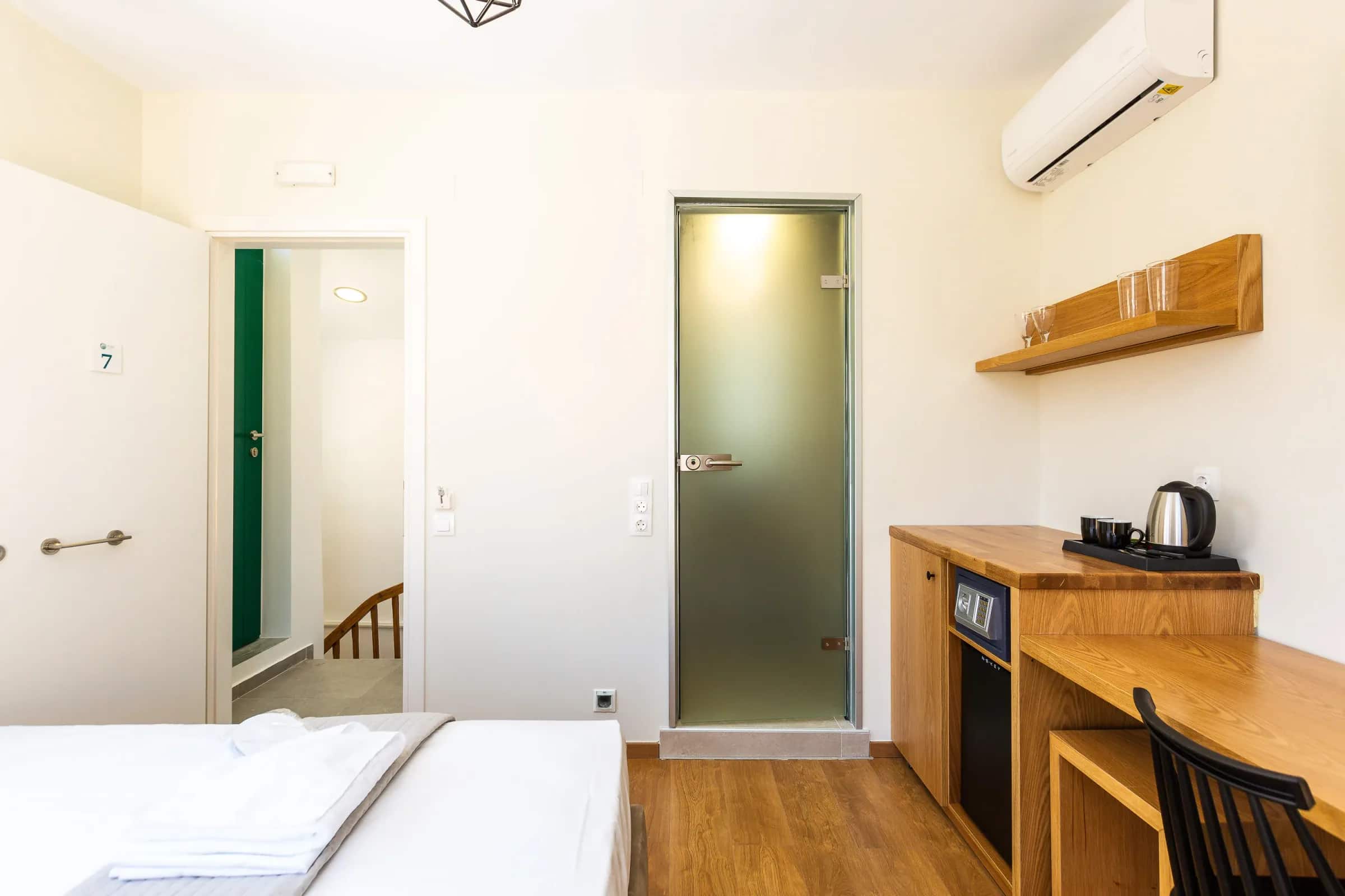 Room With Terrace - Phos at Ink Hotels — photograph 3