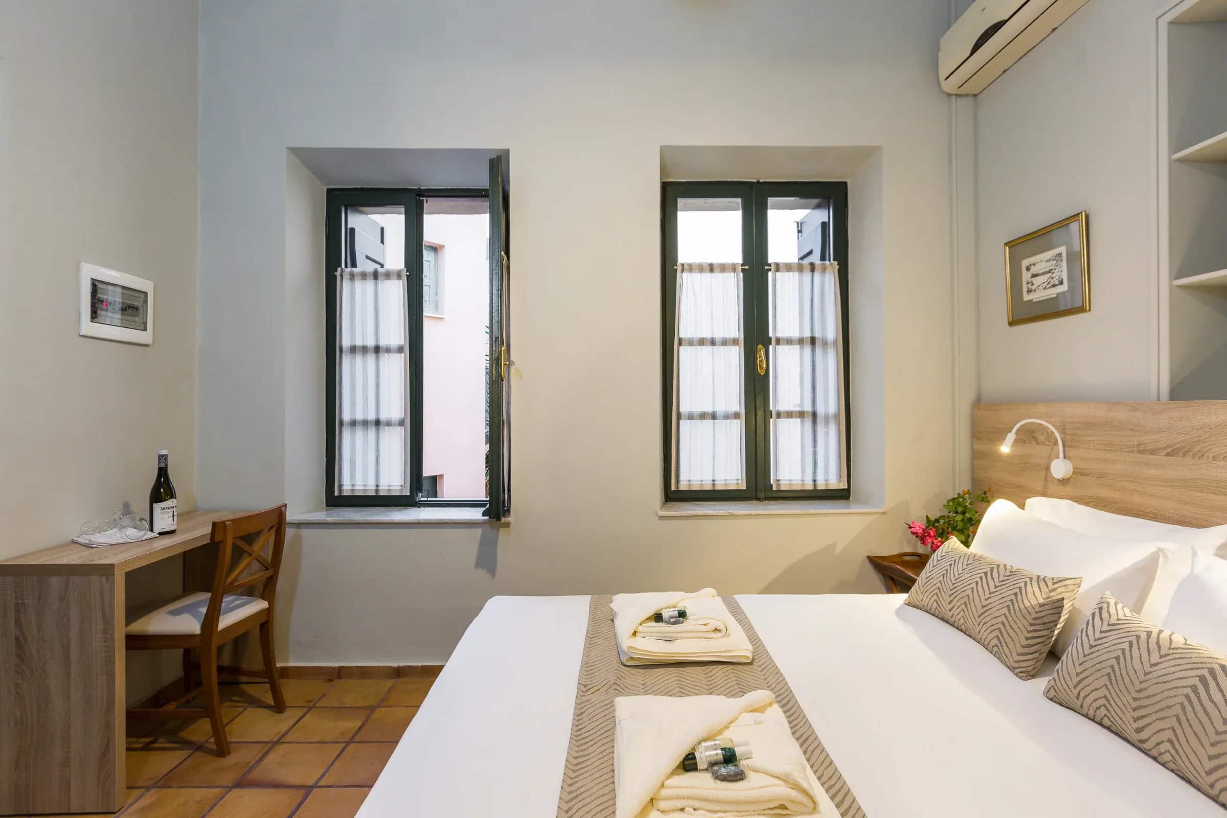 Standard Room - House of Europe at Ink Hotels — photograph 2