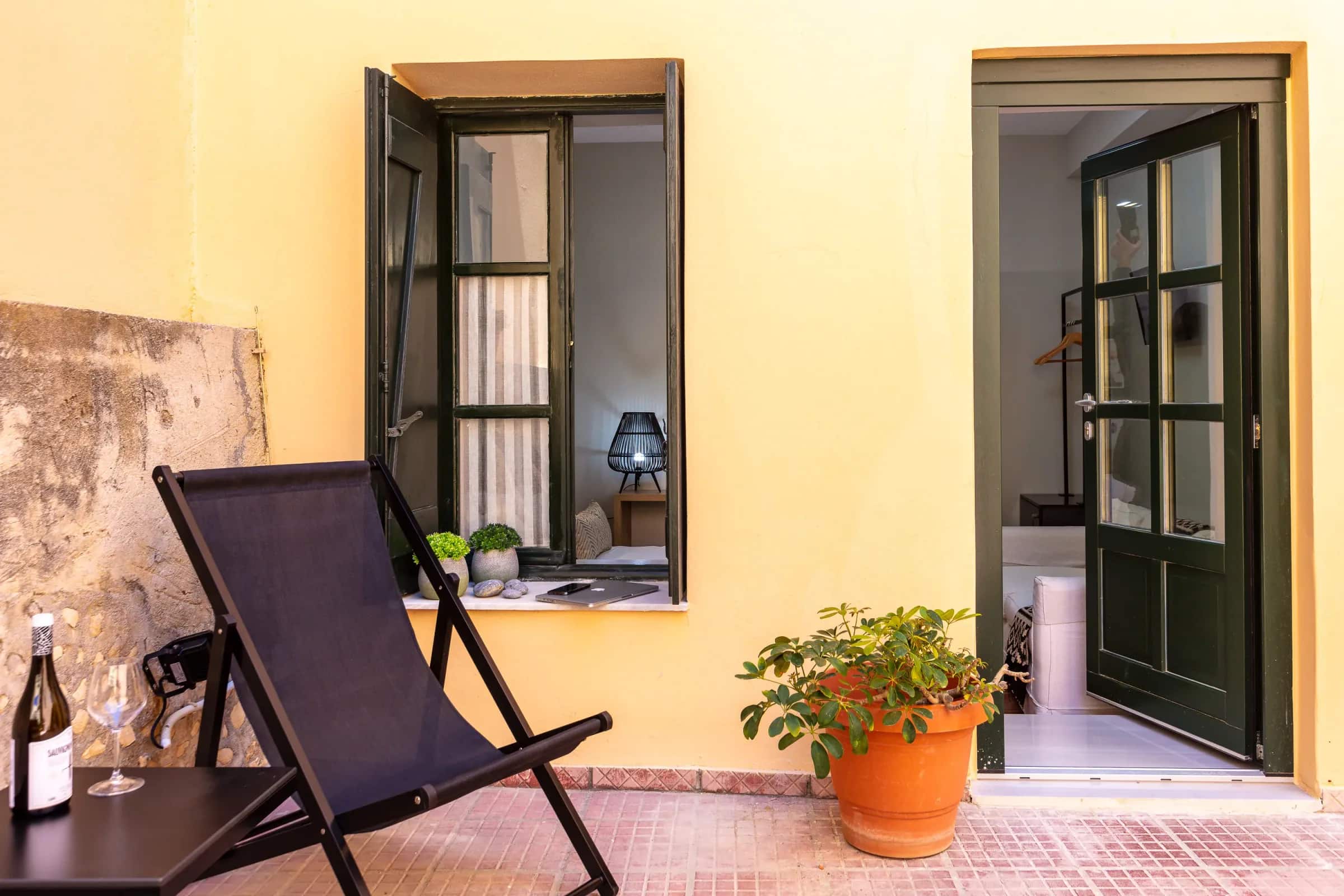 Ink Hotels, Rethymno — the houses and the old town