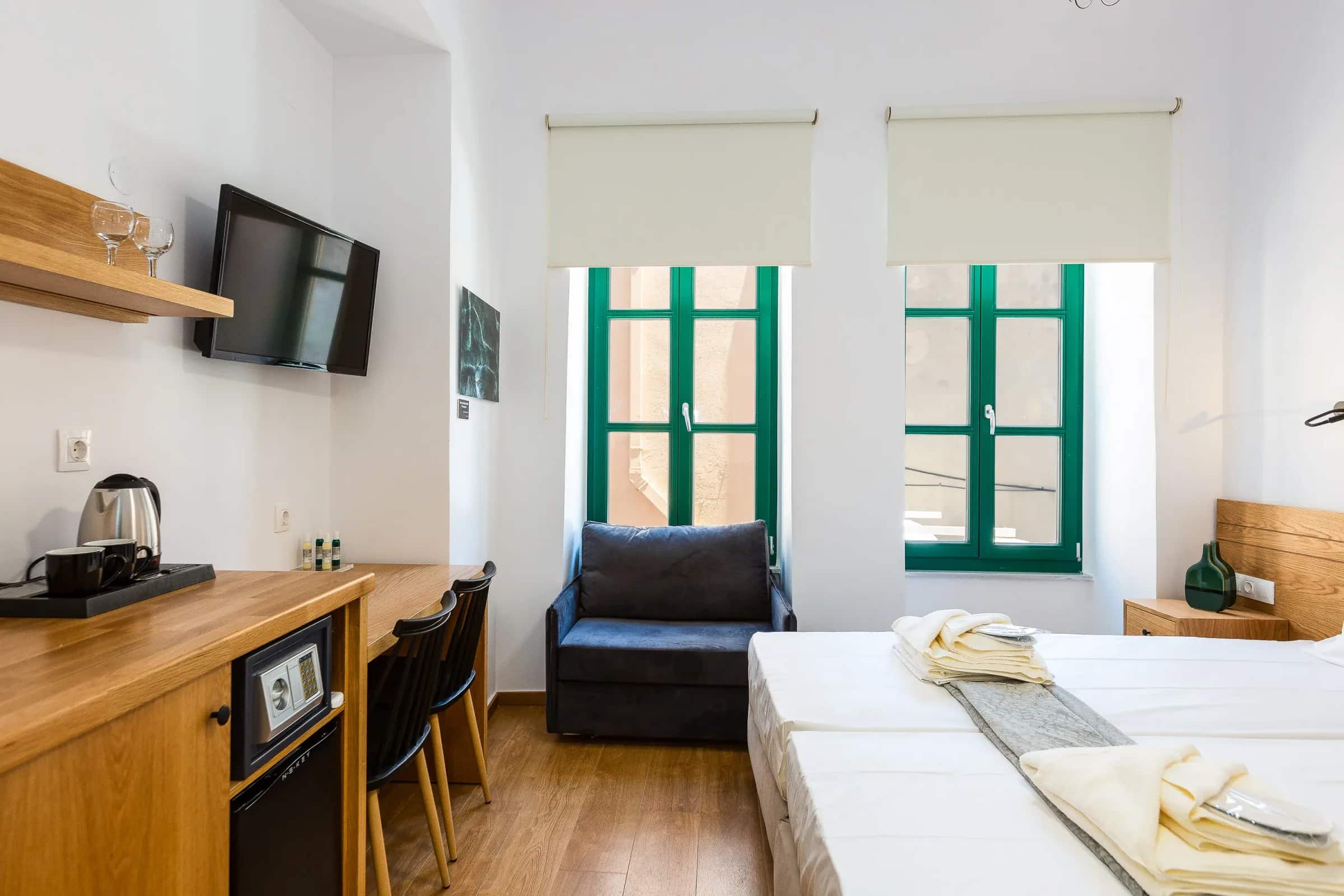 Triple Room - Phos at Ink Hotels — photograph 2