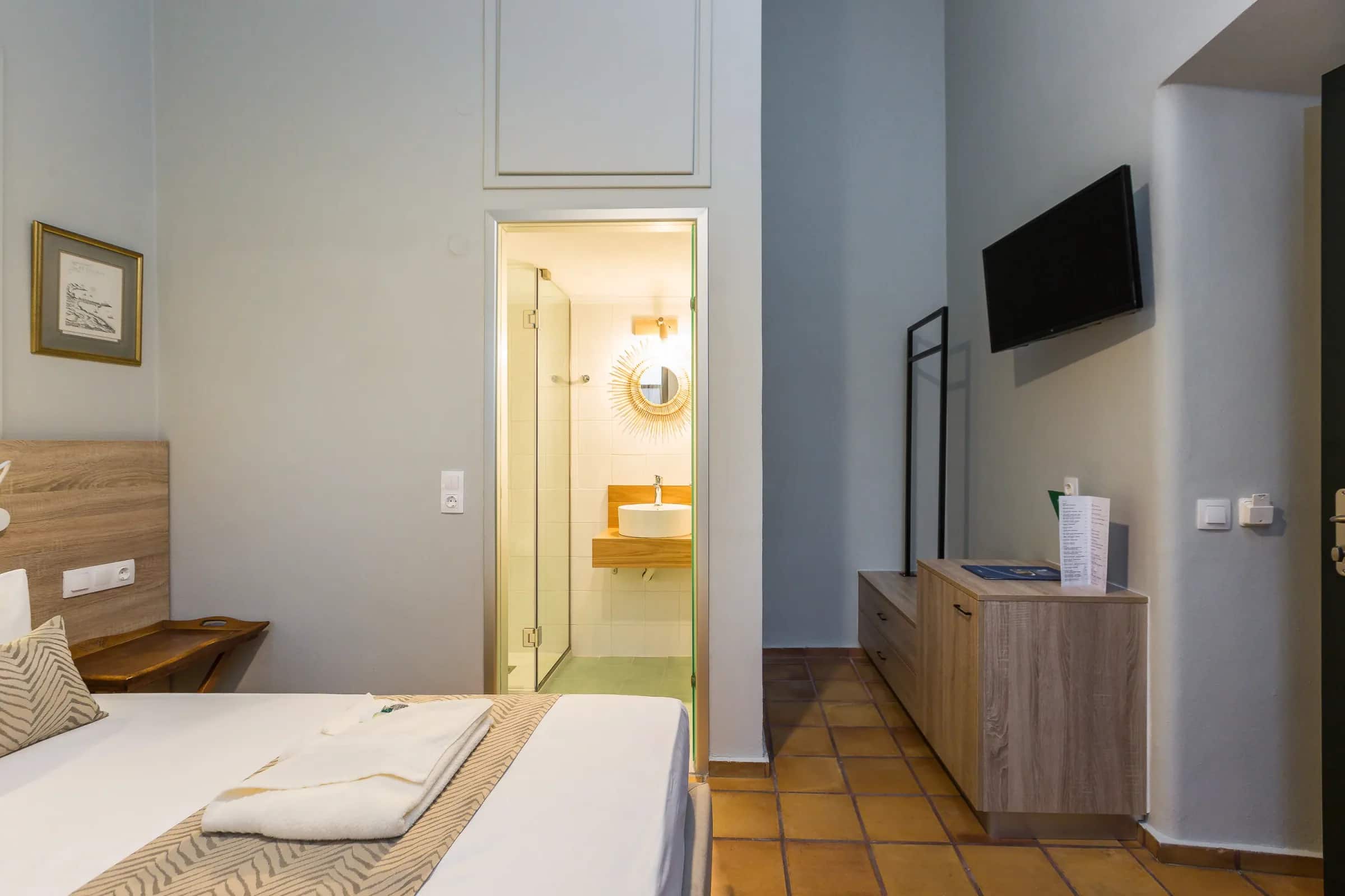 Standard Room - House of Europe at Ink Hotels — photograph 5