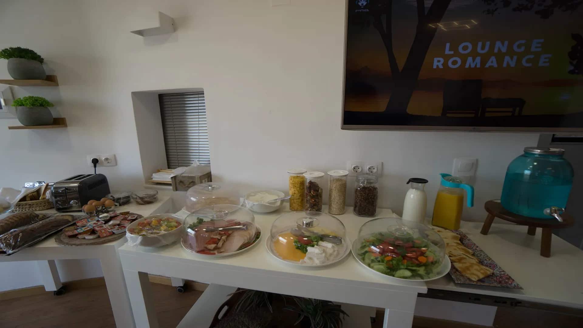 Breakfast at House of Europe — photograph 2