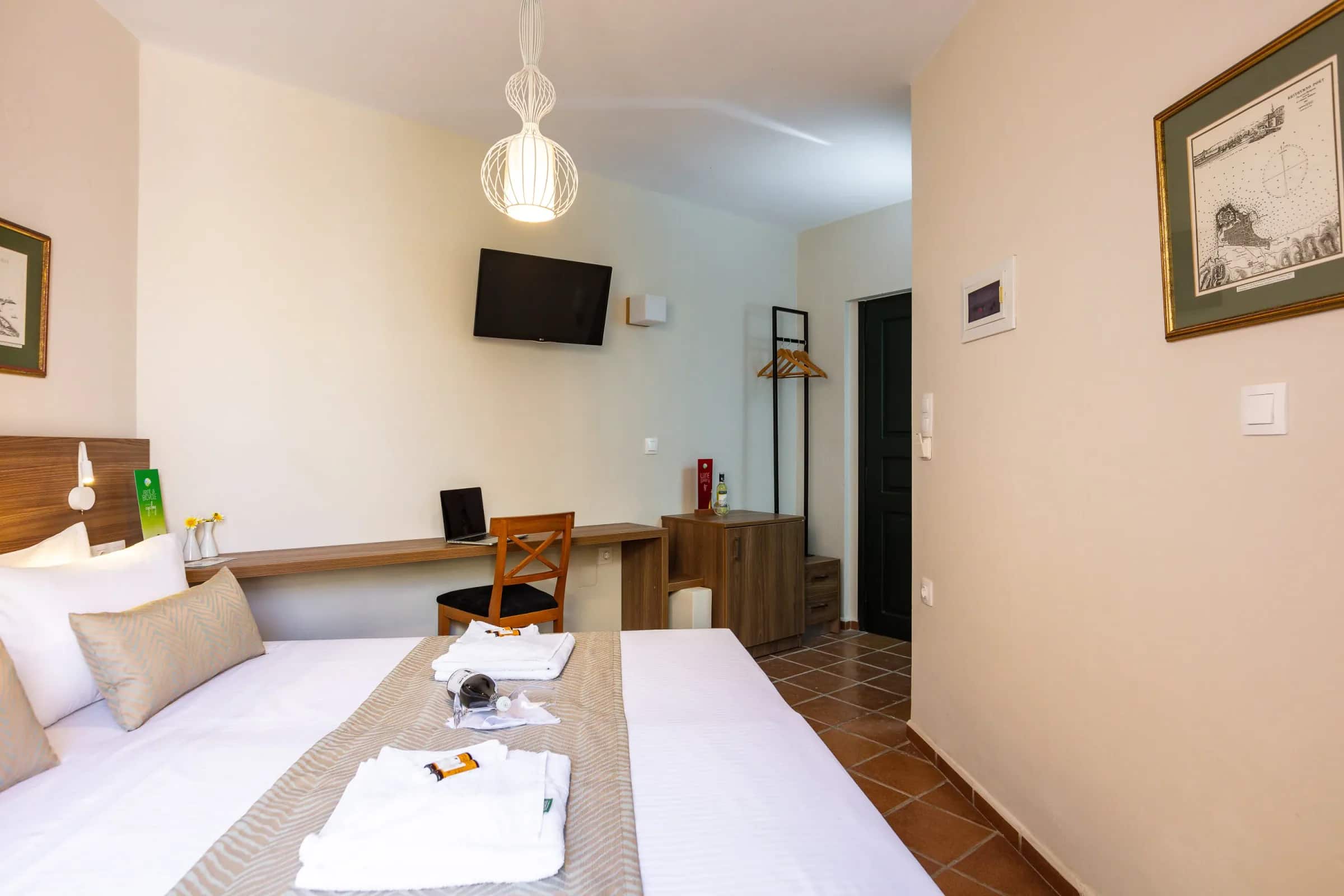 Standard Room With Balcony - House of Europe at Ink Hotels — photograph 10
