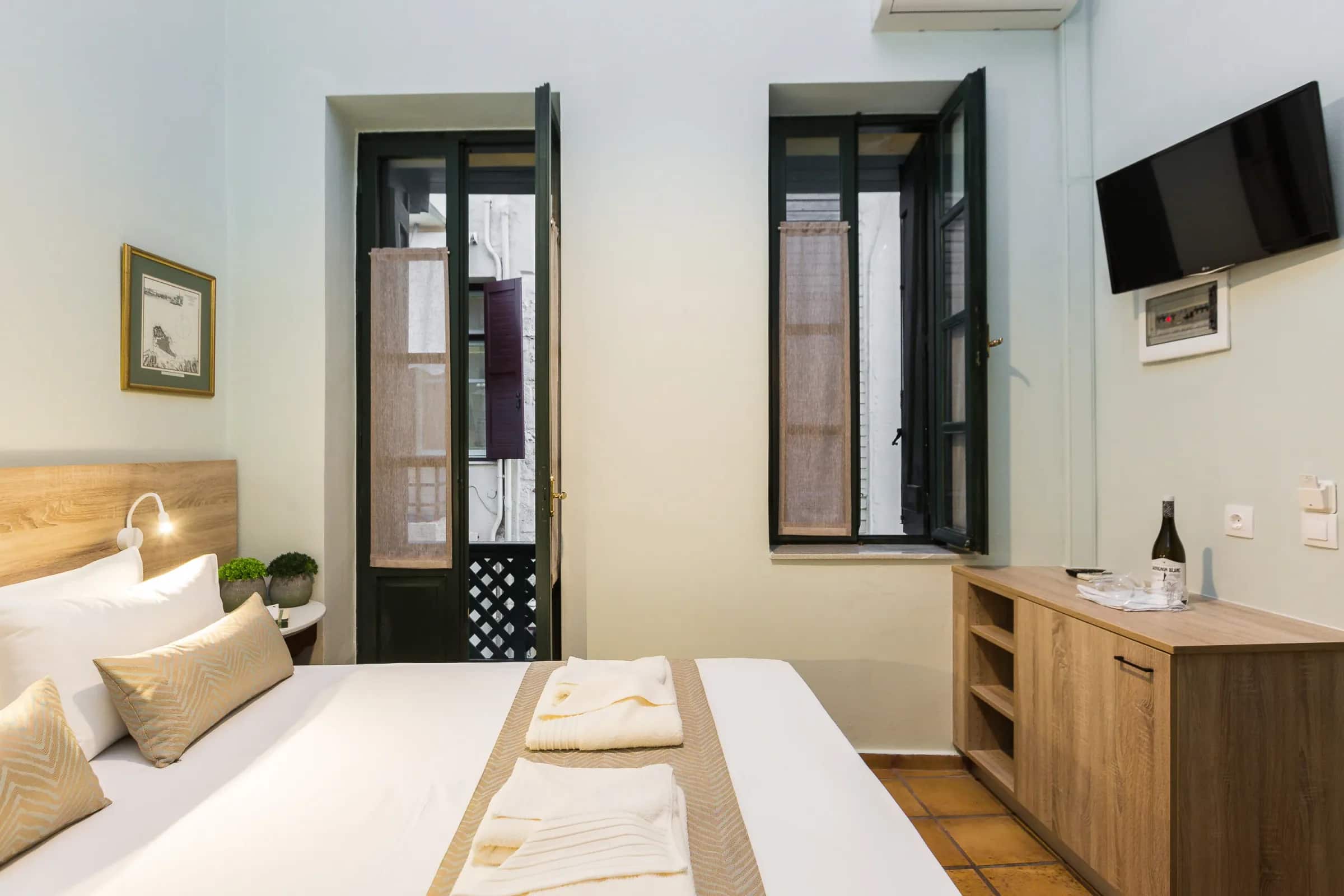 Standard Room With Side Sea View and Balcony - House of Europe at Ink Hotels — photograph 2