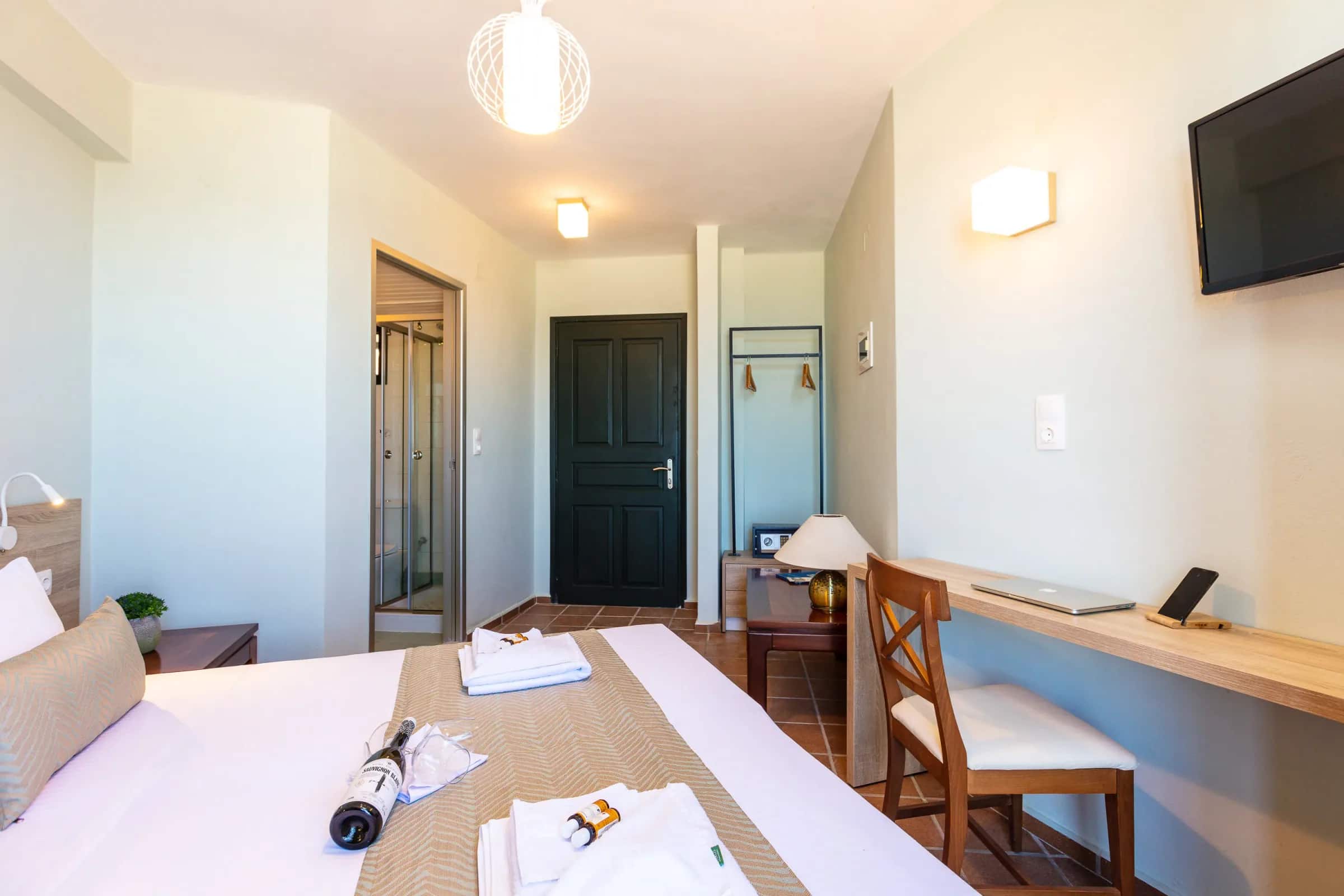 Standard Room With Sea View and Balcony - House of Europe at Ink Hotels — photograph 5