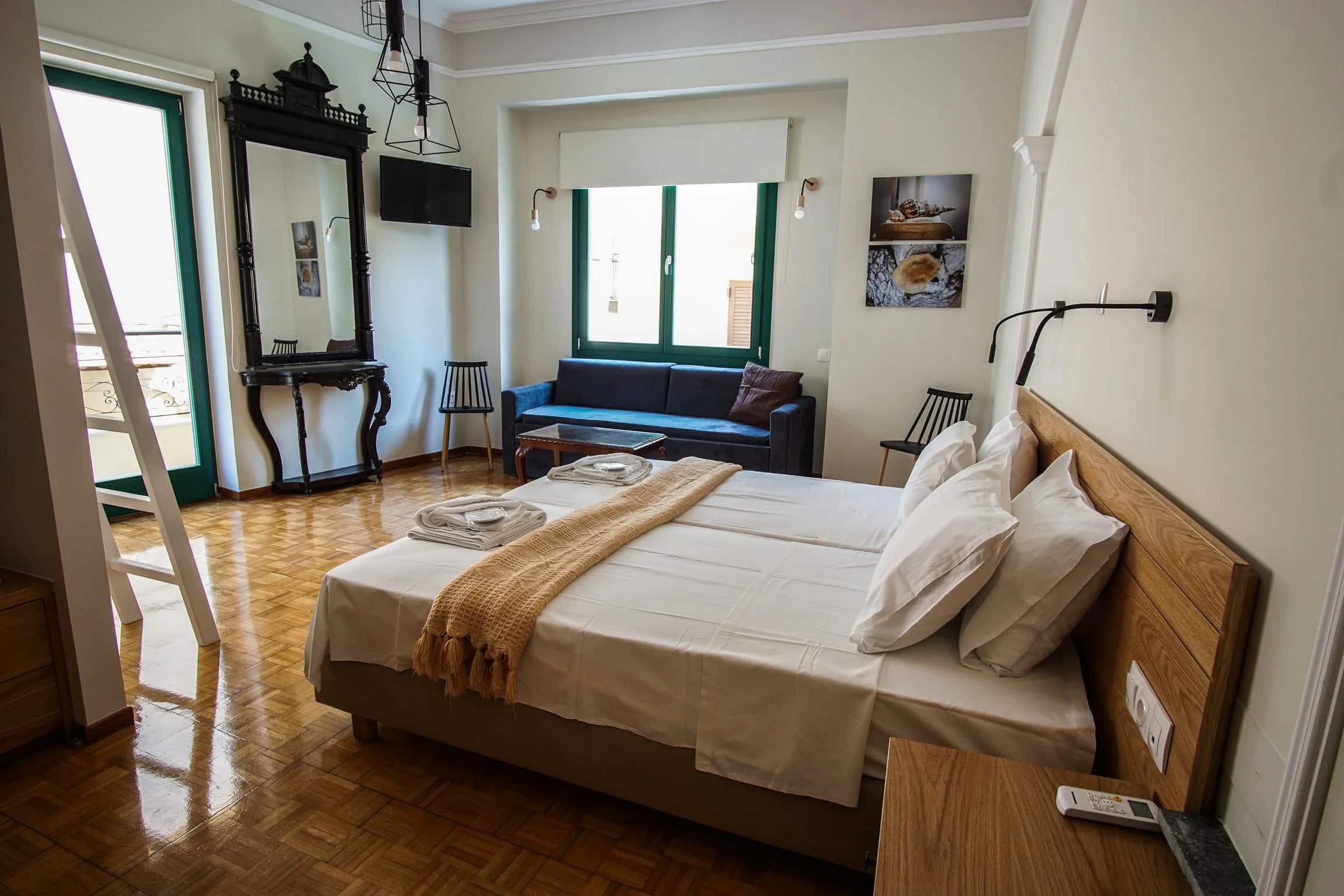 Superior Room with Balcony - Phos at Ink Hotels — photograph 2