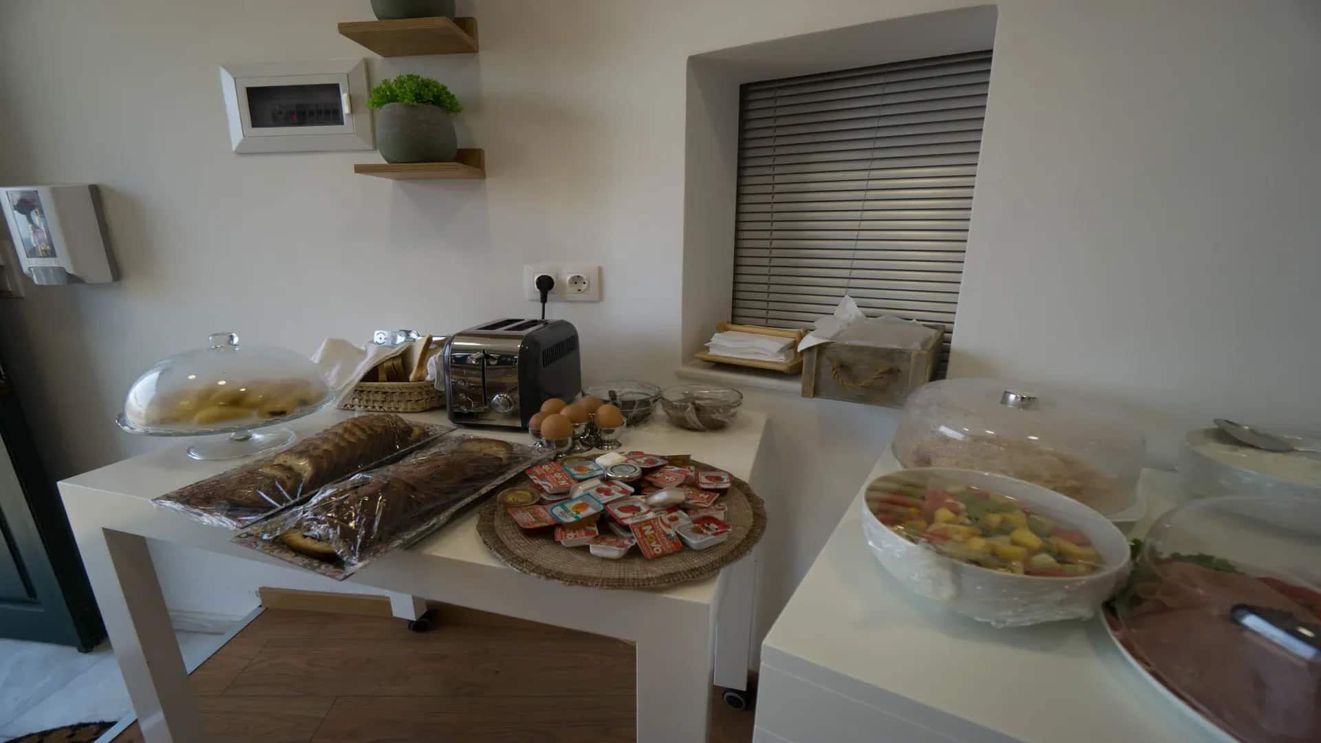 Breakfast at House of Europe — photograph 4