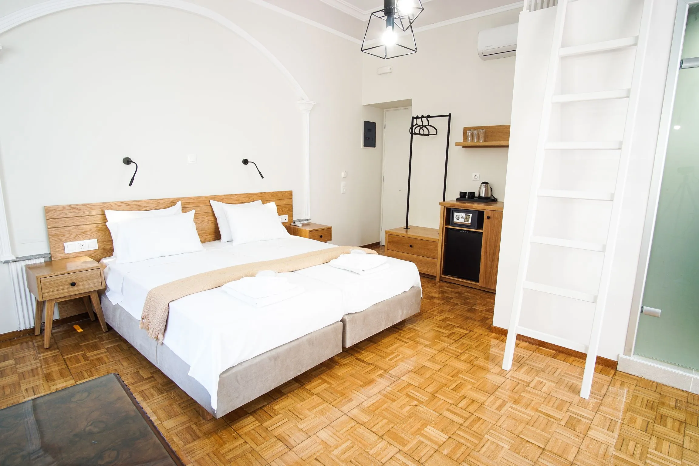 Superior Room with Balcony - Phos at Ink Hotels