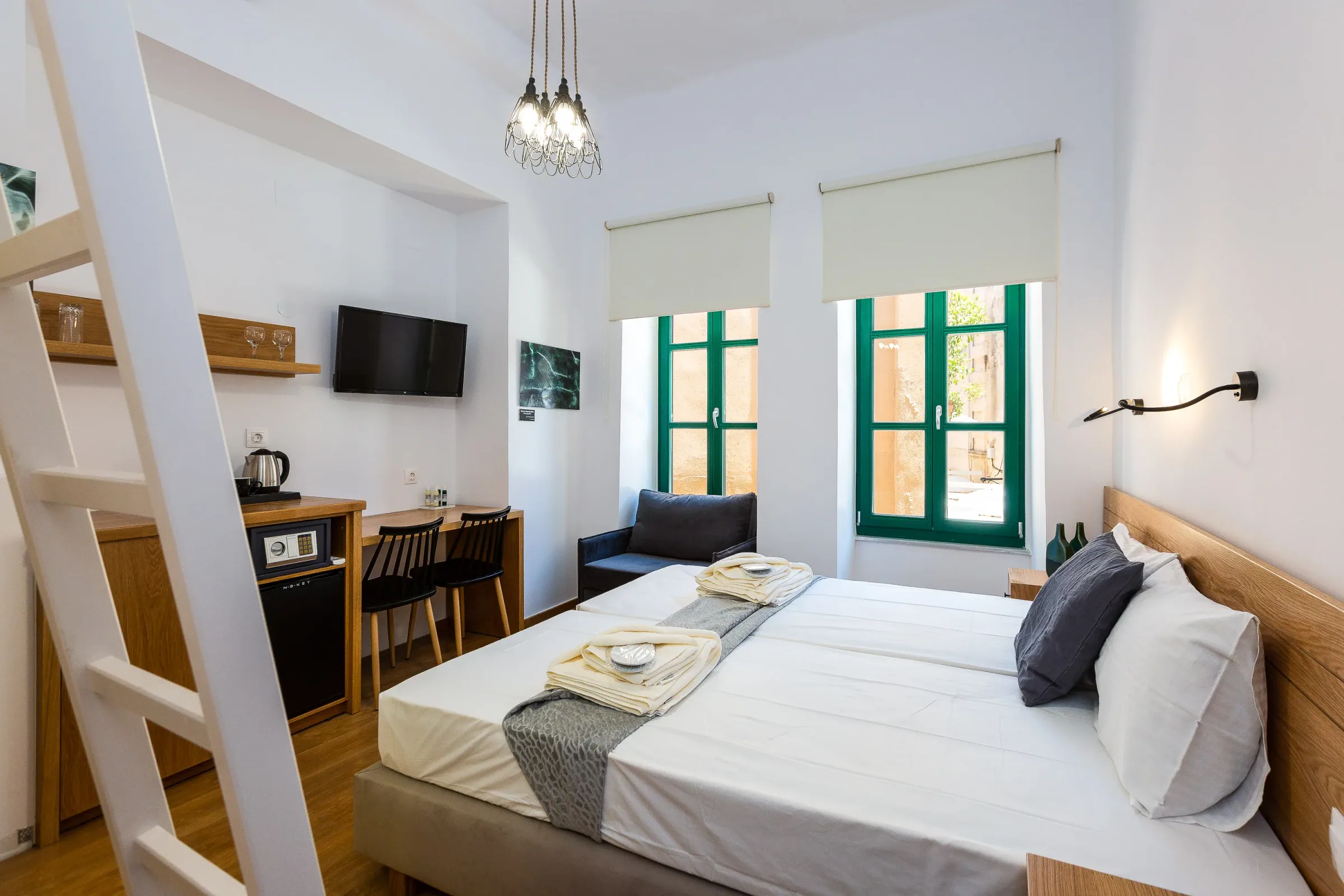 Triple Room - Phos at Ink Hotels