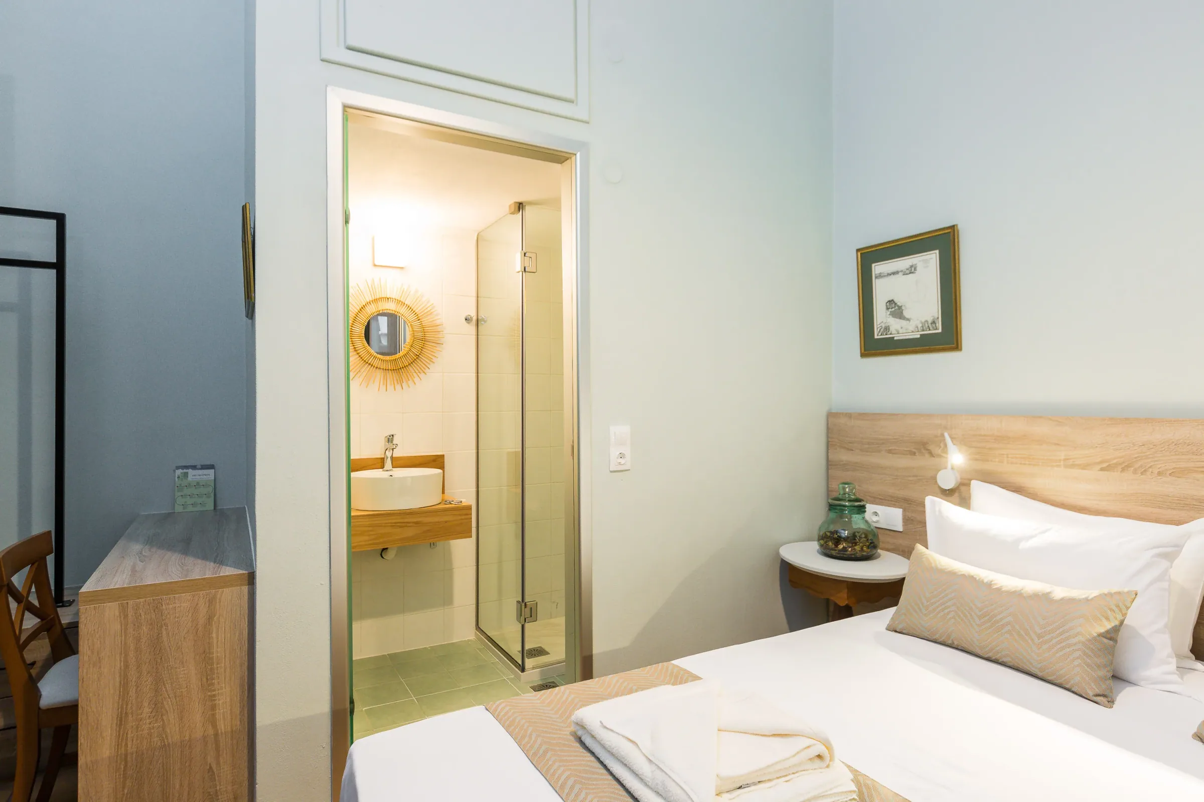 Standard Room With Side Sea View and Balcony - House of Europe — Photograph 5 of 13