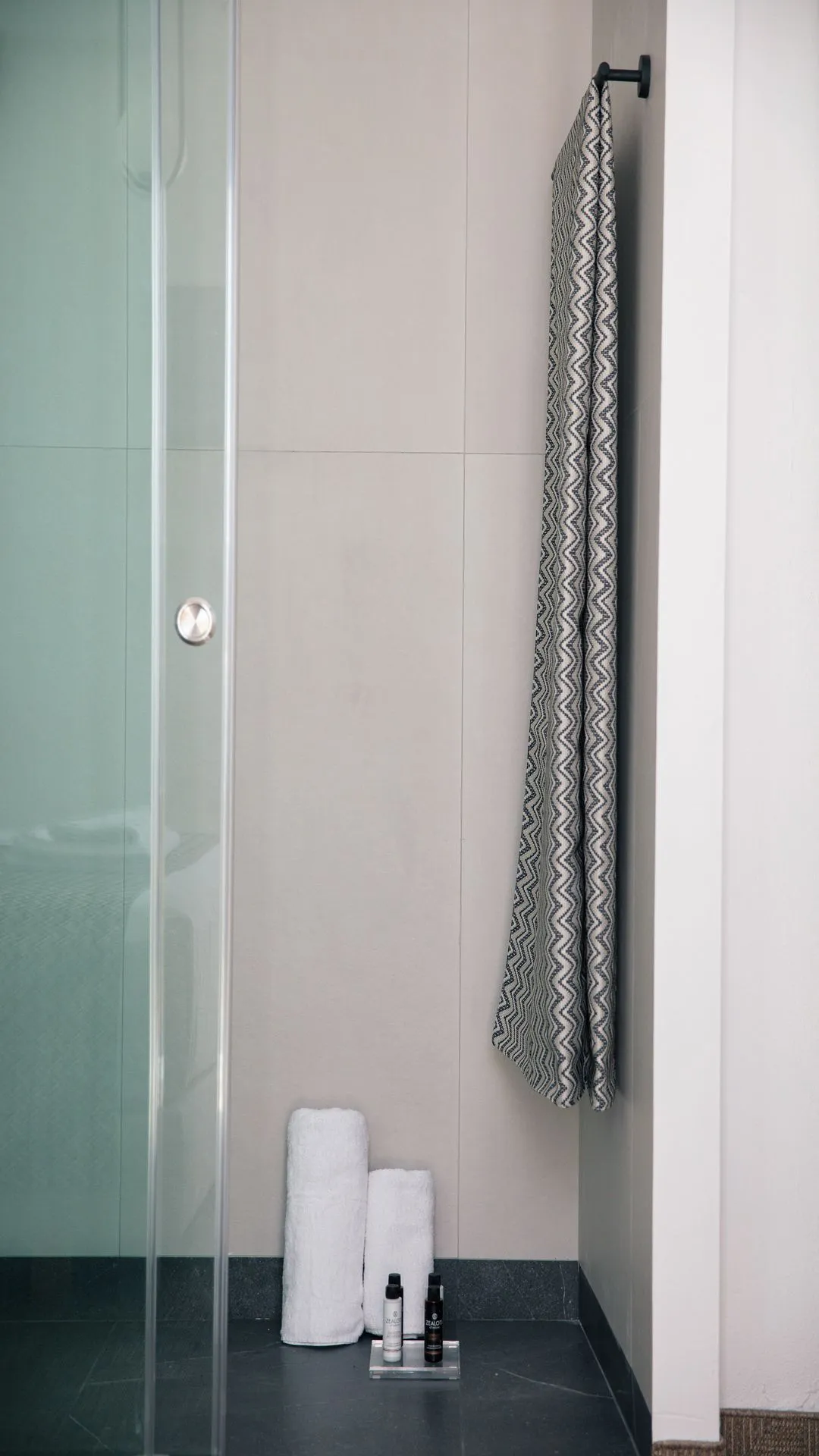 Gateway Suites - Pathos — Photograph 7 of 15